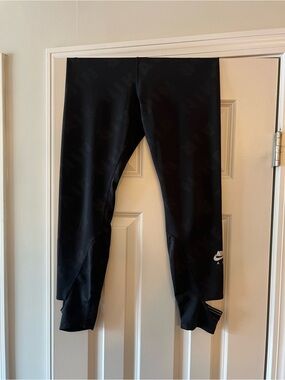 Nike Women’s Black Athletic Leggings